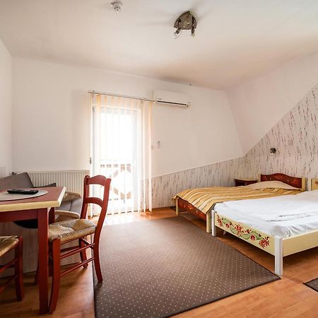 Hotel Sugas Sfantu Gheorghe  Exterior photo