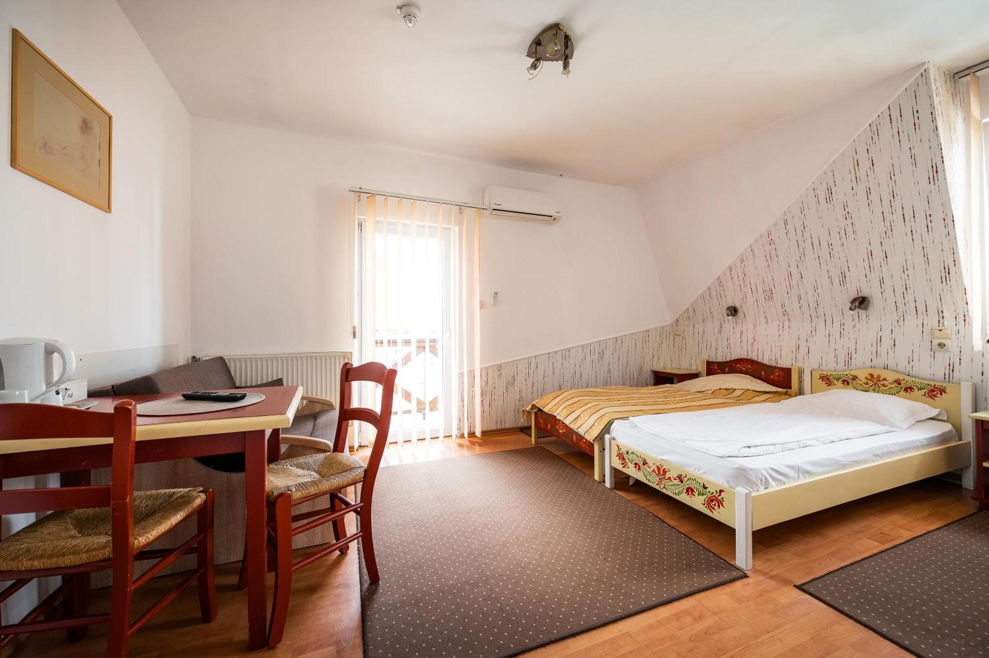 Hotel Sugas Sfantu Gheorghe  Exterior photo