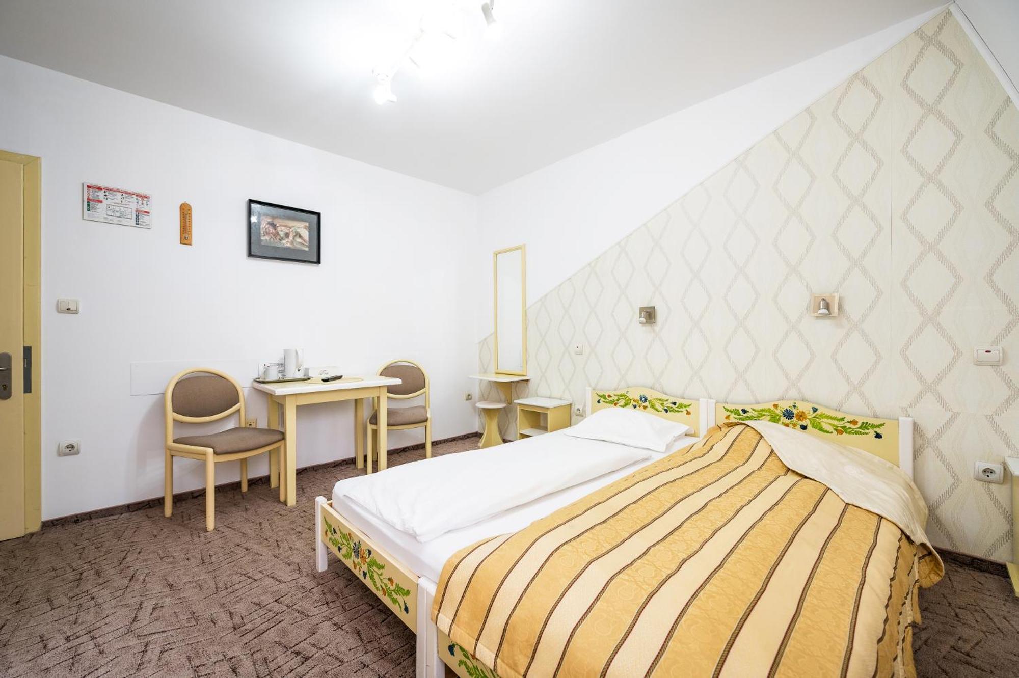 Hotel Sugas Sfantu Gheorghe  Exterior photo