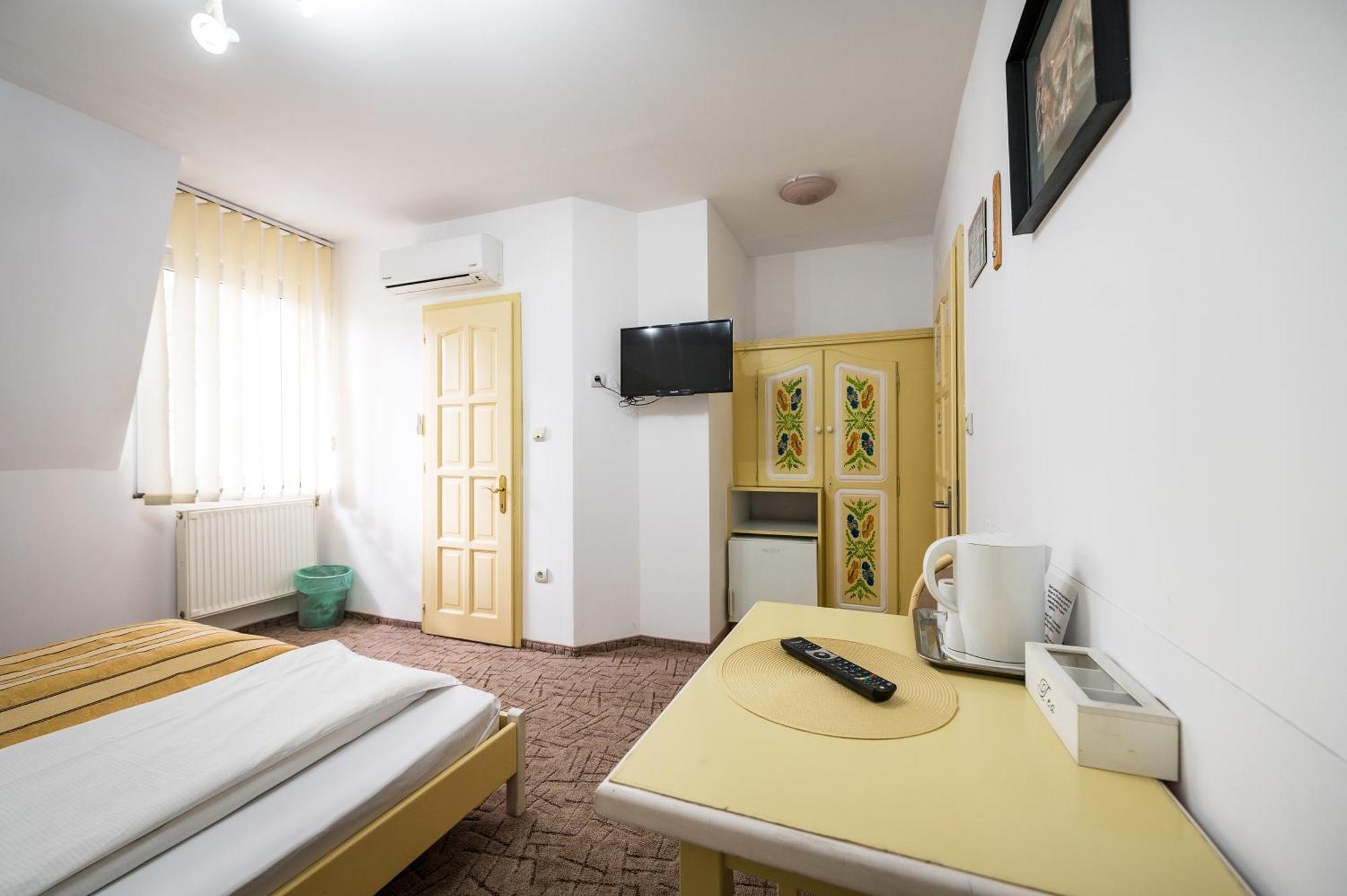 Hotel Sugas Sfantu Gheorghe  Exterior photo