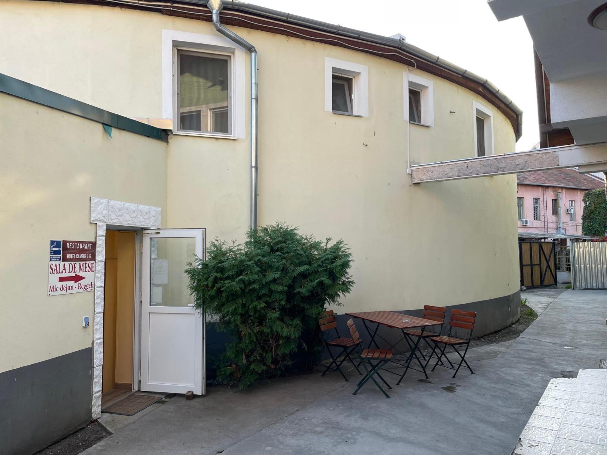 Hotel Sugas Sfantu Gheorghe  Exterior photo